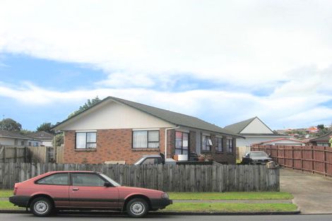 Photo of property in 48 Aviemore Drive, Highland Park, Auckland, 2010