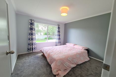 Photo of property in 2 Te Ngaere Place, Merrilands, New Plymouth, 4312