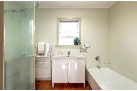 Photo of property in 20 Spence Road, Henderson, Auckland, 0612