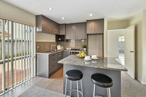 Photo of property in 9 Bezar Place, Flat Bush, Auckland, 2016