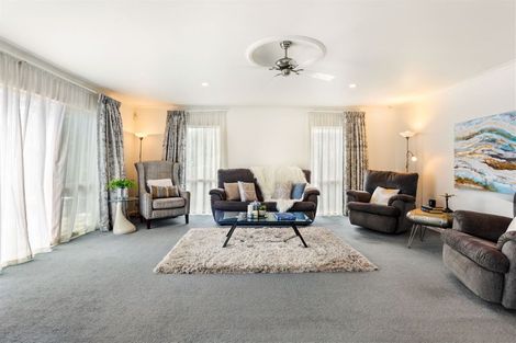 Photo of property in 20 Arlose Place, Westgate, Auckland, 0614