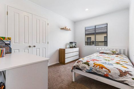 Photo of property in 9/17 Neta Grove, Henderson, Auckland, 0612