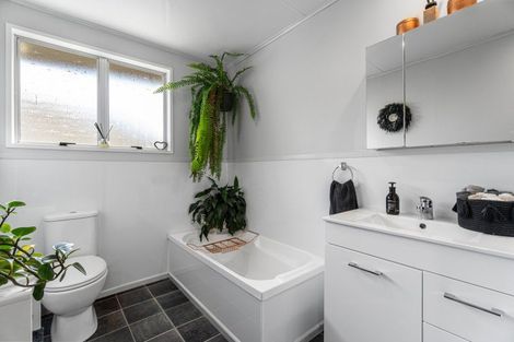 Photo of property in 100 Thornton Road, Cambridge, 3434