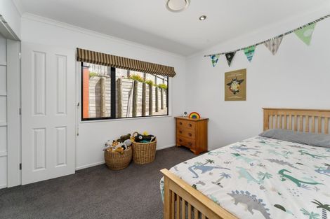 Photo of property in 7 Lambert Way, Paraparaumu, 5032