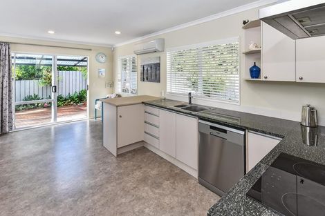 Photo of property in 2b Cliff Road, Papakura, 2110