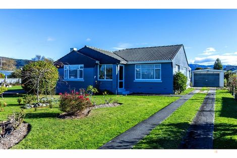 Photo of property in 56 Rhodes Street, Waimate, 7924