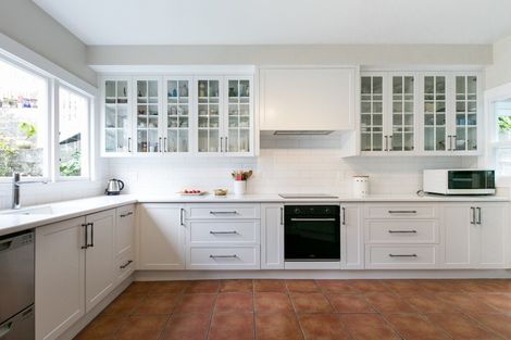 Photo of property in 10 Brewster Street, Bluff Hill, Napier, 4110