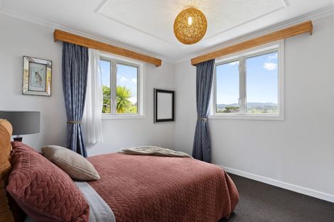 Photo of property in 2/11 Rangeview Road, Sunnyvale, Auckland, 0612