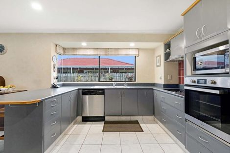 Photo of property in 37 Pacific Cove Drive, Papamoa Beach, Papamoa, 3118