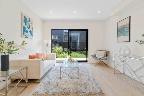 Photo of property in 42 Kiato Lane, Flat Bush, Auckland, 2019