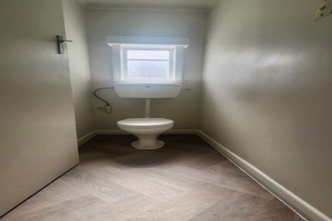 Photo of property in 2/14 Great South Road, Manurewa, Auckland, 2102