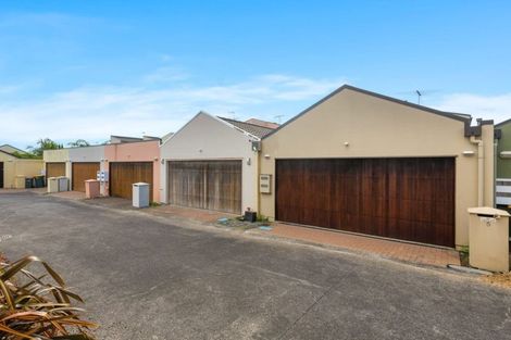 Photo of property in 5 Puma Drive, Golflands, Auckland, 2013