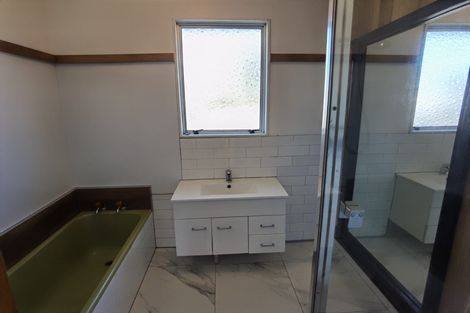 Photo of property in 13 Albemarle Place, Massey, Auckland, 0614