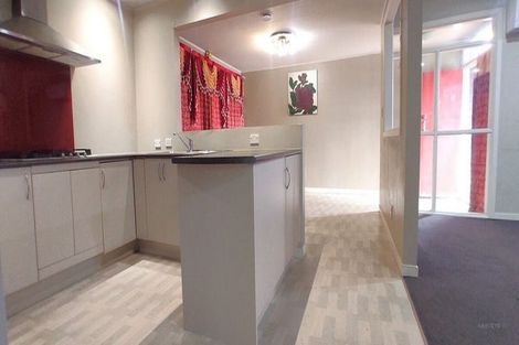 Photo of property in 39 Sunnyside Road, Sunnyvale, Auckland, 0612