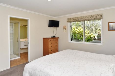 Photo of property in 15a Canberra Place, Redwood, Christchurch, 8051