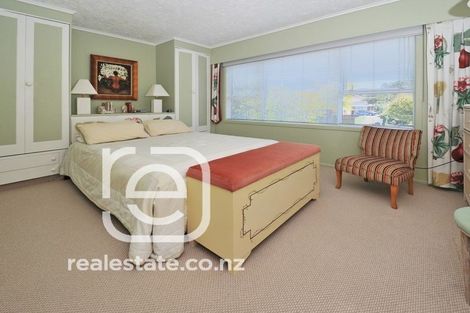 Photo of property in 124 Gossamer Drive, Pakuranga Heights, Auckland, 2010