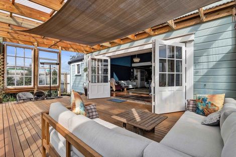 Photo of property in 105 High Street South, Eltham, 4322