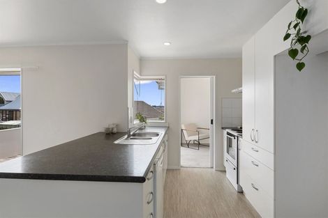 Photo of property in 7 Mercury Lane, Windsor Park, Auckland, 0632