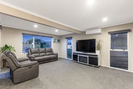 Photo of property in 10 Transom Close, Whitby, Porirua, 5024