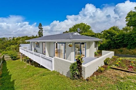 Photo of property in 1/23 Target Road, Totara Vale, Auckland, 0629