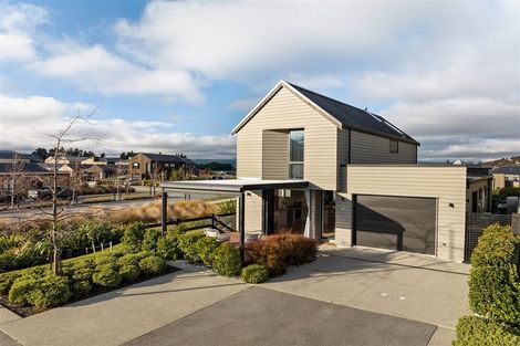 Photo of property in 6 Learning Rock Lane, Wanaka, 9305