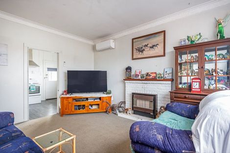 Photo of property in 33 Rewa Street, Takaro, Palmerston North, 4412