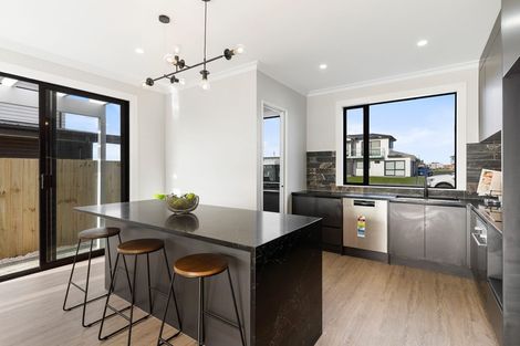 Photo of property in 14 Mutetai Road, Clarks Beach, 2122