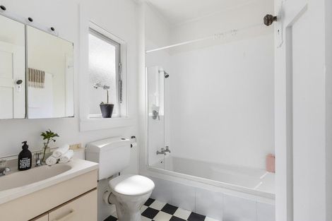 Photo of property in 15 Charlotte Avenue, Brooklyn, Wellington, 6021