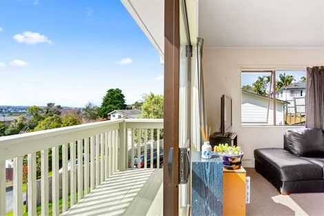Photo of property in 8 Garton Drive, Massey, Auckland, 0614