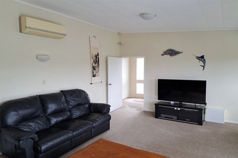 Photo of property in 18 Shanaway Rise, Hillcrest, Auckland, 0627