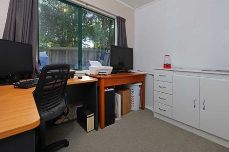 Photo of property in 19a Riserra Drive, Ranui, Auckland, 0612