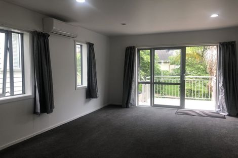 Photo of property in 2/4 John Jennings Drive, Oteha, Auckland, 0632