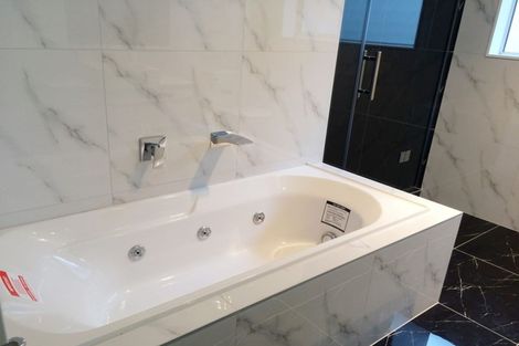 Photo of property in 75 Rosewell Crescent, Flat Bush, Auckland, 2019