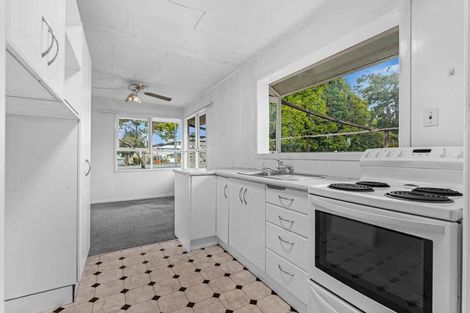 Photo of property in 55 Larne Avenue, Pakuranga Heights, Auckland, 2010