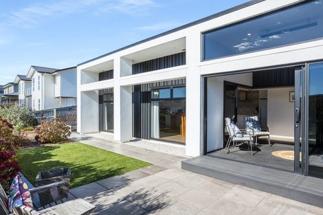 Photo of property in 3 Grace Cove, Aotea, Porirua, 5024