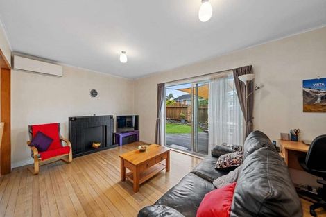 Photo of property in 3 Poto Street, Te Atatu South, Auckland, 0610
