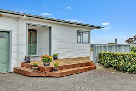 Photo of property in 86 Tiri Road, Tindalls Beach, Whangaparaoa, 0930