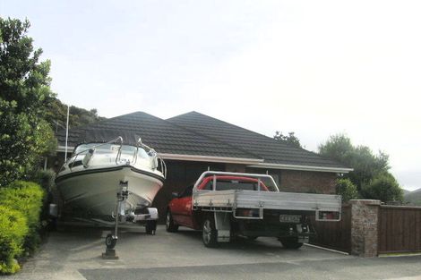 Photo of property in 16 Otamarau Grove, Maungaraki, Lower Hutt, 5010