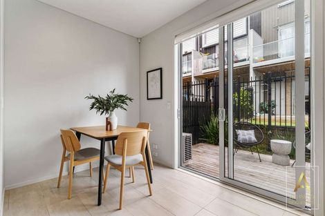 Photo of property in 10 Ceramic Lane, New Lynn, Auckland, 0600
