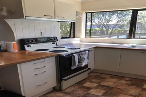 Photo of property in 2/127 Bucklands Beach Road, Bucklands Beach, Auckland, 2012