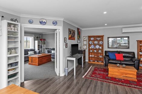 Photo of property in 10 Pelorus Avenue, Poraiti, Napier, 4112