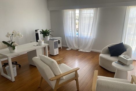 Photo of property in 119 Shakespeare Road, Milford, Auckland, 0620