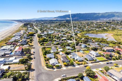 Photo of property in 5 Eruini Street, Waikanae Beach, Waikanae, 5036