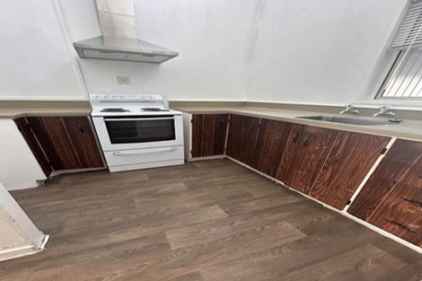 Photo of property in 6 Westmere Place, Takaro, Palmerston North, 4412