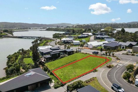Photo of property in 2 Pekapeka Street, Raglan, 3225