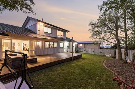 Photo of property in 24 Deodar Place, Totara Heights, Auckland, 2105