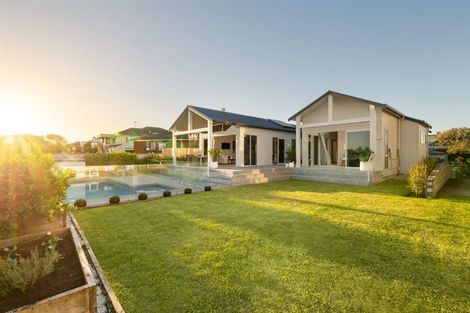 Photo of property in 114 Oceanbeach Road, Mount Maunganui, 3116