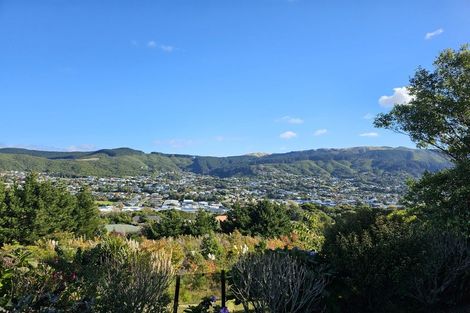 Photo of property in 50 Bing Lucas Drive, Tawa, Wellington, 5028