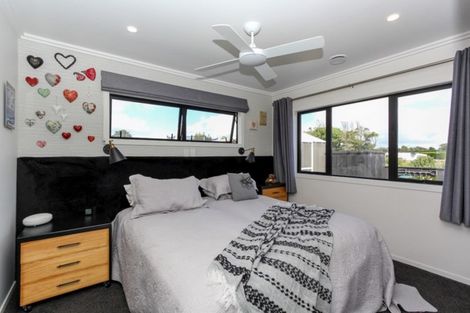 Photo of property in 23 Dreaver Drive, Waitara, 4320