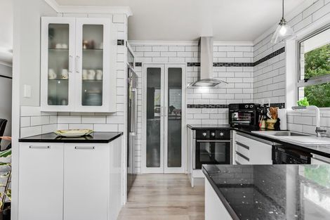 Photo of property in 21 Brookbank Place, Glenview, Hamilton, 3206